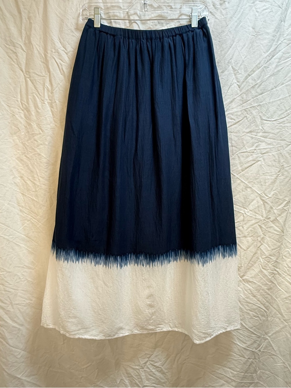 Simply Vera Vera Wang Navy and White Dip-Dye Maxi Skirt. Size Small.